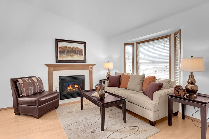 Ultimate Guide to Staging Your Living Room for Quick Sale Sell Your House Fast: 7 Living Room Staging Secrets That Increase Offers